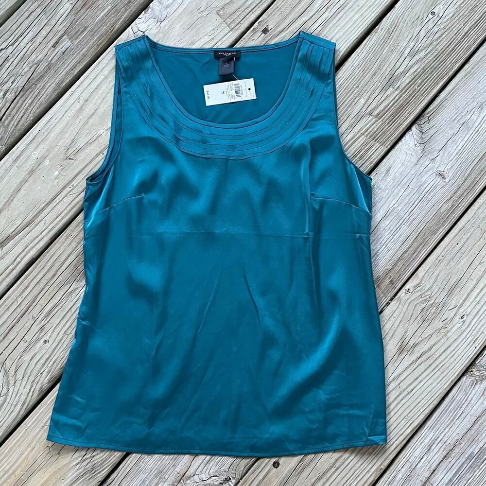 Ann Taylor Women's Blue Satin Sleeveless Blouse Size S. NEW